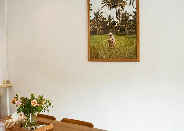Frankie In Villa Legian (Bali)